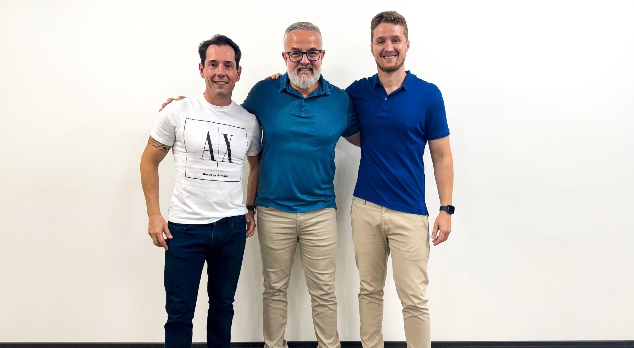 André Marques, COO da Agger; Leonardo Cesar Trindade, fundador da Trindade Tecnologia; e Gabriel Ronacher, CEO da Agger. Créditos: Divulgação/Agger