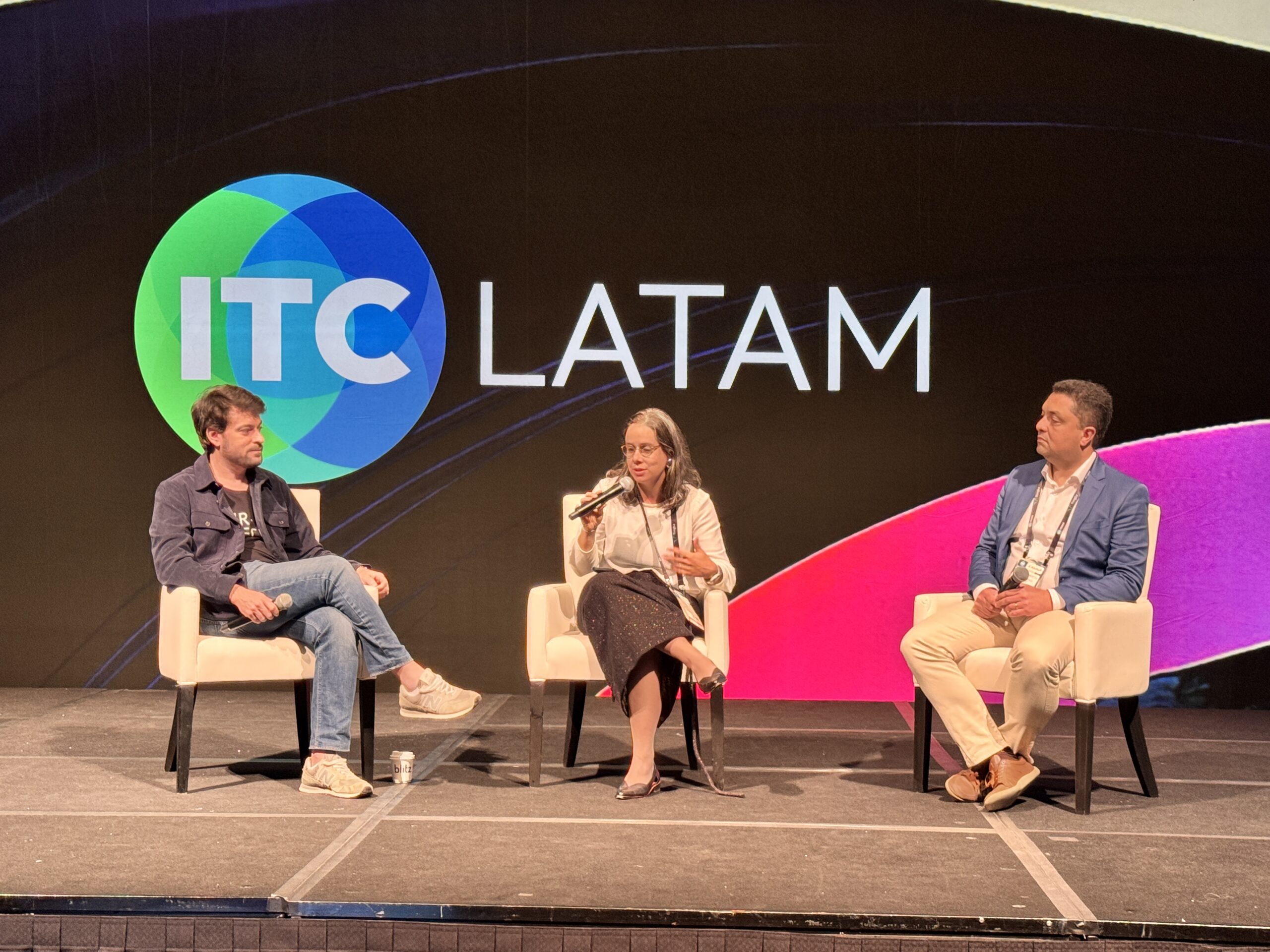 José Prado, Julia Lins e Carlos Queiroz, no ITC Vegas
