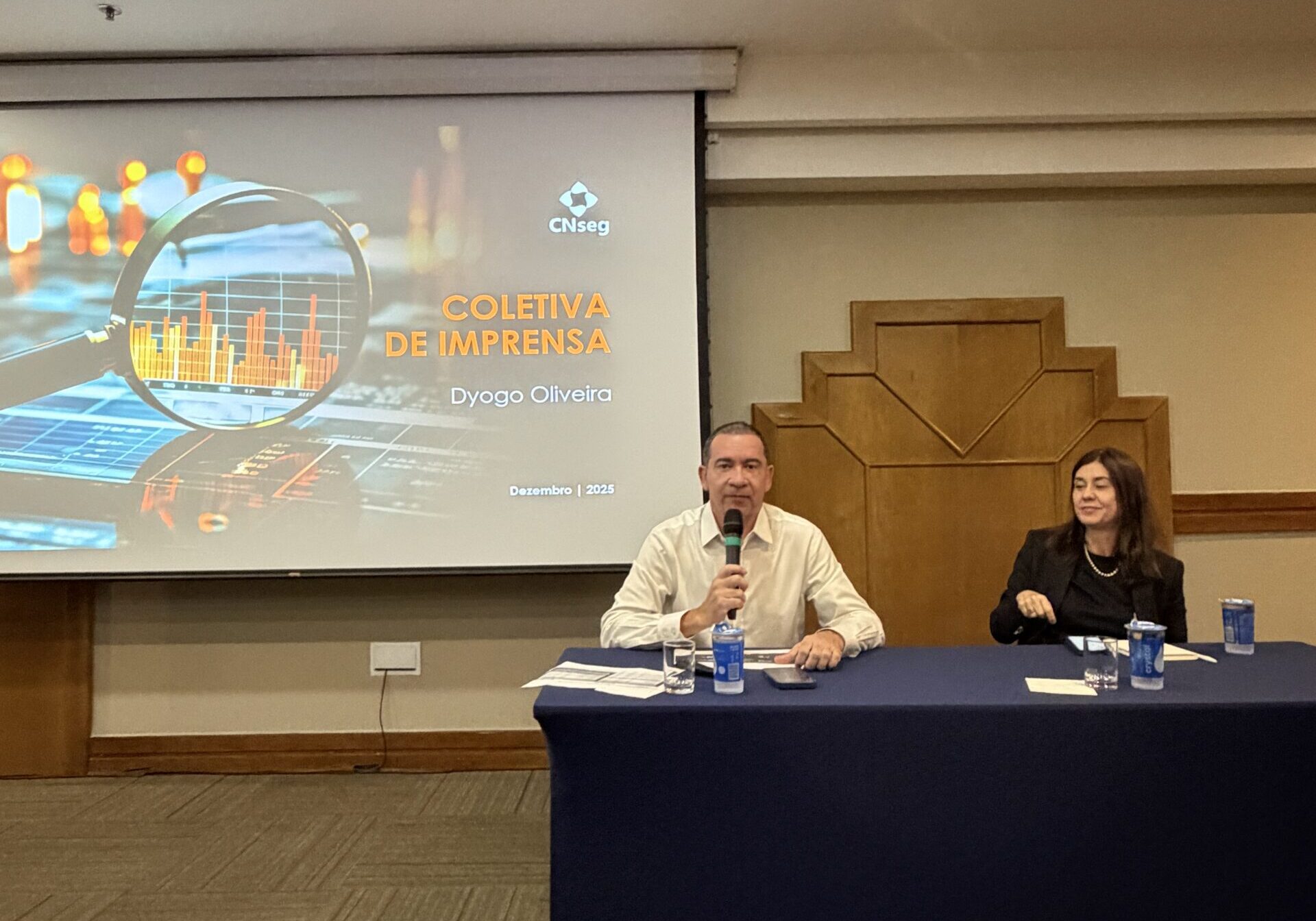 Dyogo Oliveira e Claudia Prates