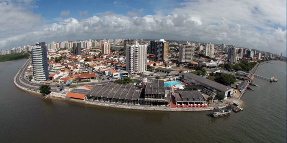 Curva da Avenida Beira Mar, em Aracaju