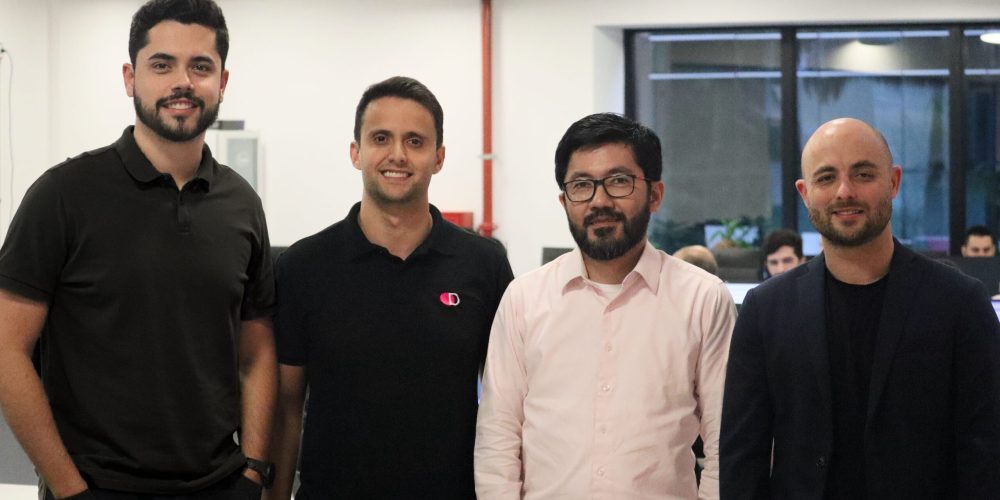 Da esquerda para a direita: Renan Ozelin (Diretor de P&C e Linhas Financeiras), Rodrigo Florencio (Diretor de Garantia), Edson Toguchi (CEO), Fábio Fallis (Superintendente de Crédito)