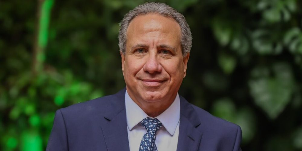 Dr.-Roberto-Seme-Cury-presidente-da-SINOG-vertical