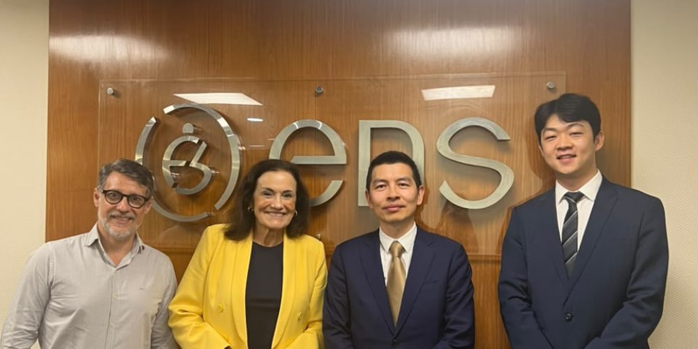 Esq. p. dir. - Ronny Martins, Maria Helena Monteiro, Hernando Jin e Shi Chao