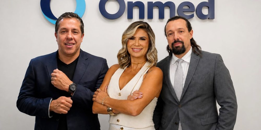 Frederico Nogueira (à esq), Fabiana Cardoso e Fernando Vieira: propósito da Onmed é levar saúde ao alcance de todos