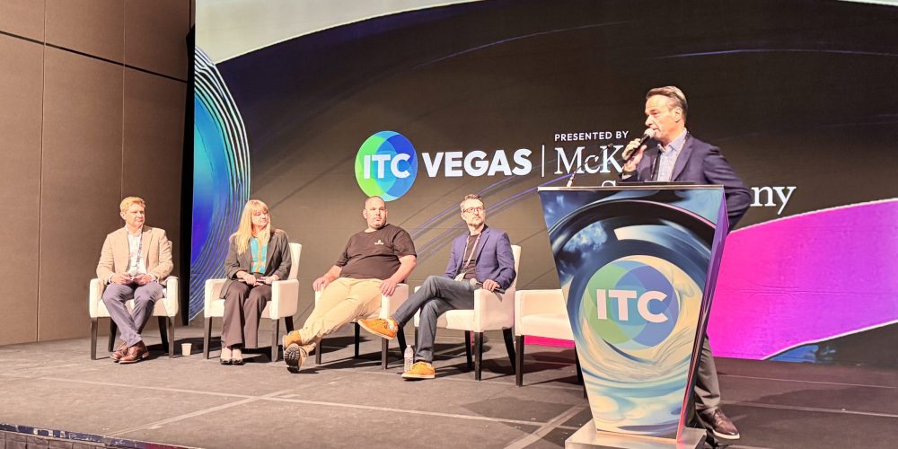 Matt Battersby, Andrea Collins, Alon Silberberg, John Almasan e Michel Costonis
