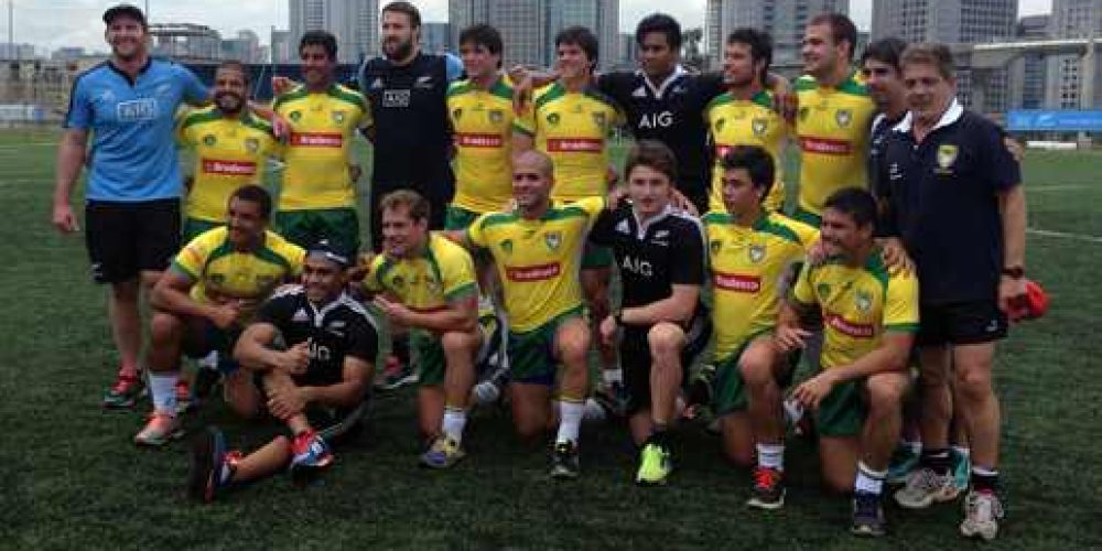 Time neozelandês posa para foto com a equipe brasileira