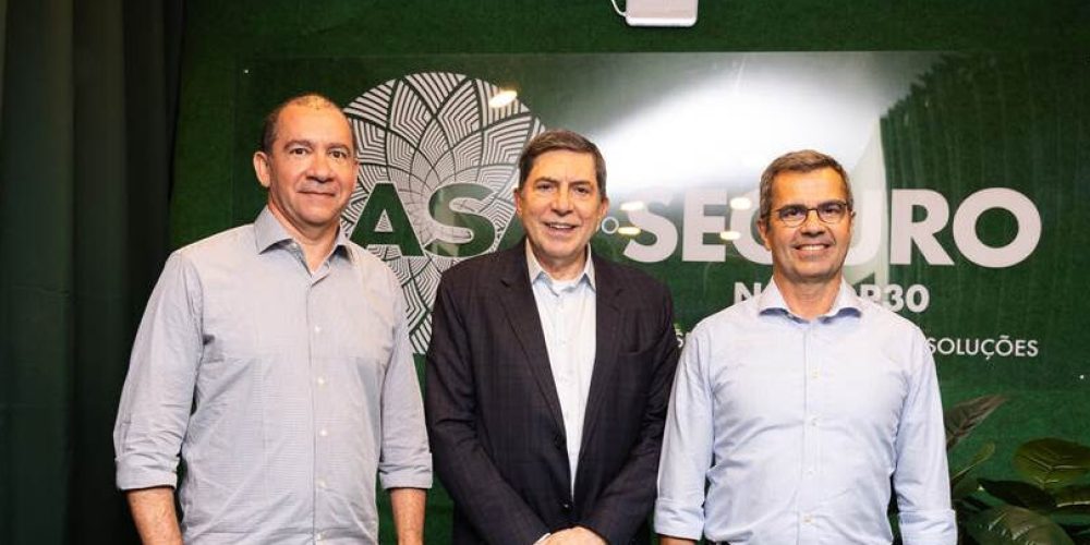 Da esq. Para a dir: Dyogo Oliveira, Luiz Carlos Trabuco e Carlos José da Costa André